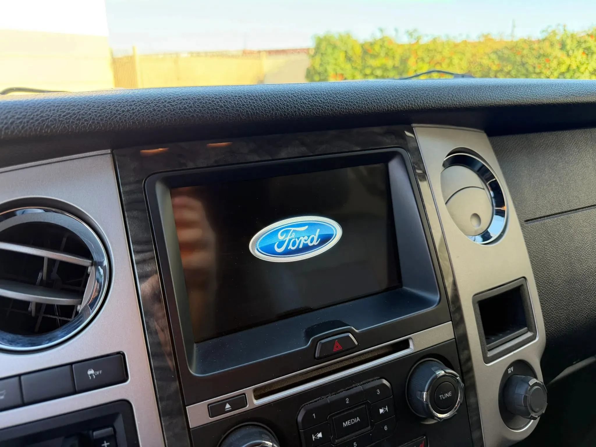 Used 2017 Ford Expedition EL Limited RWD image 27