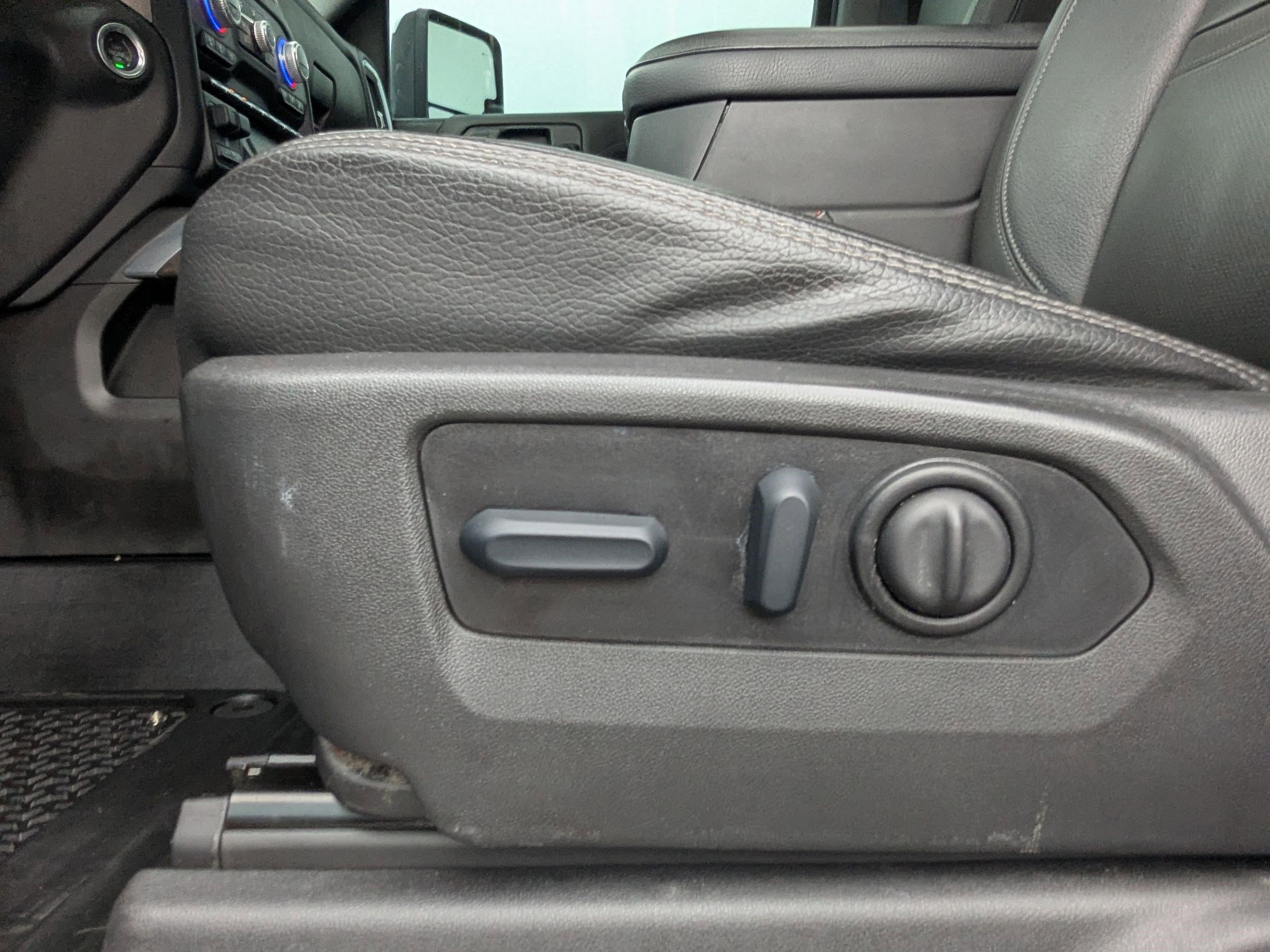 Used 2022 GMC Sierra 3500 Denali w/ Denali Ultimate Package image 31