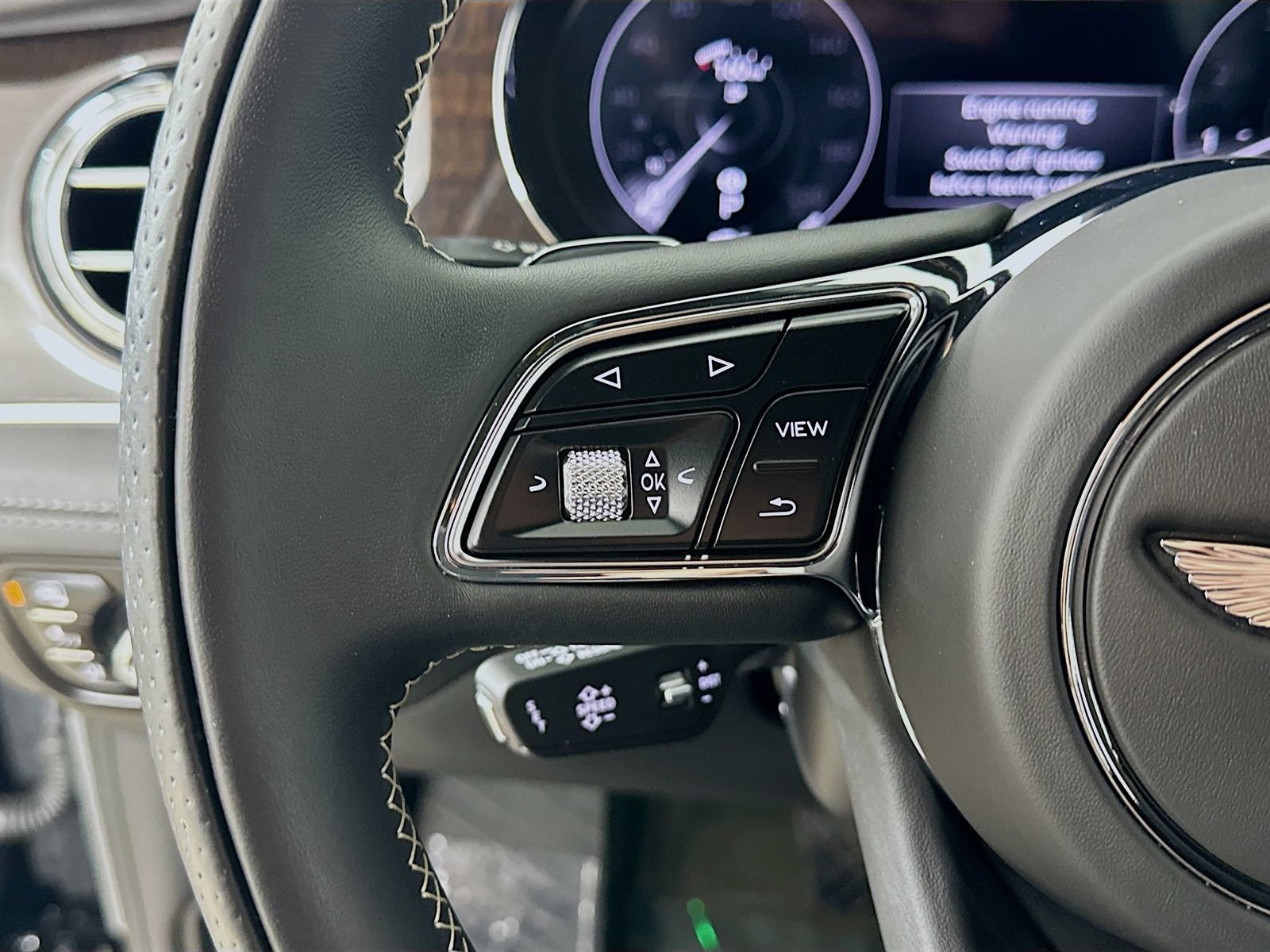Used 2022 Bentley Bentayga AWD/4WD image 15