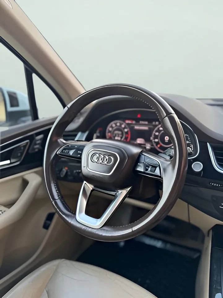 Used 2017 Audi Q7 3.0T Premium Plus w/ Premium Plus Package image 34