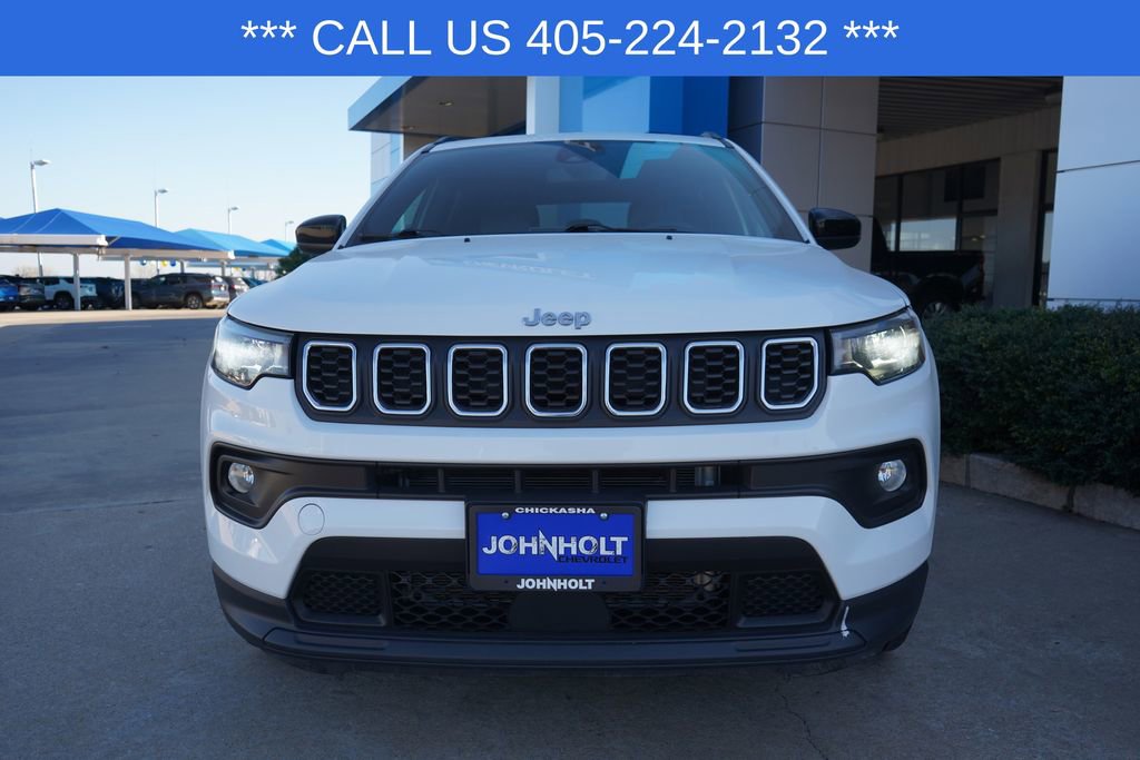 Used 2024 Jeep Compass Latitude image 3