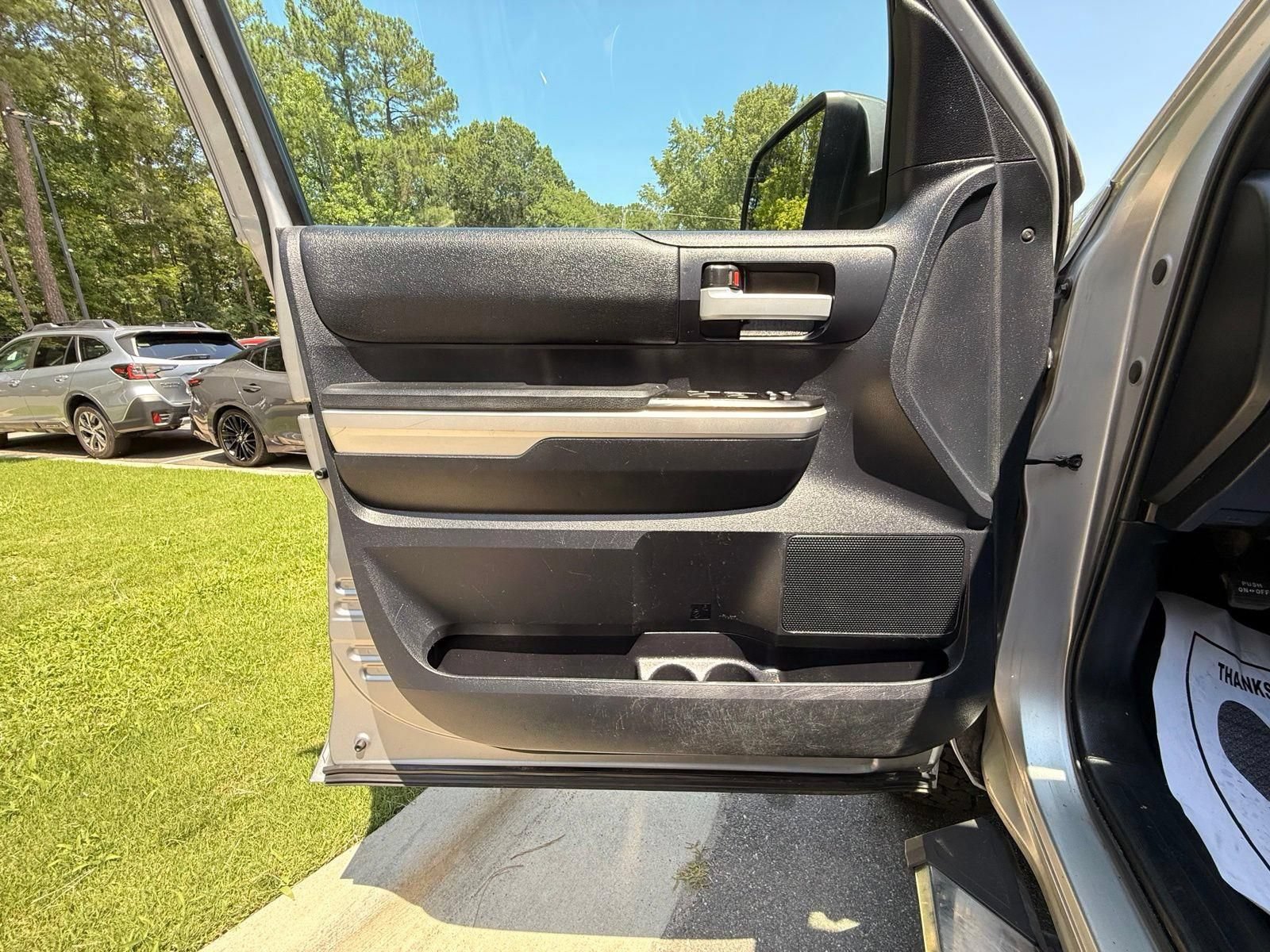 Used 2016 Toyota Tundra SR5 w/ SR5 Upgrade Package RWD image 18