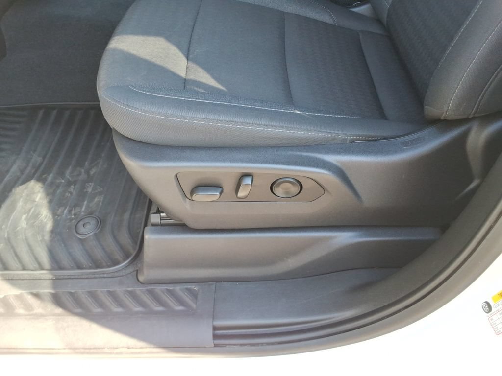 Certified 2025 Chevrolet Silverado 1500 Custom AWD/4WD image 26