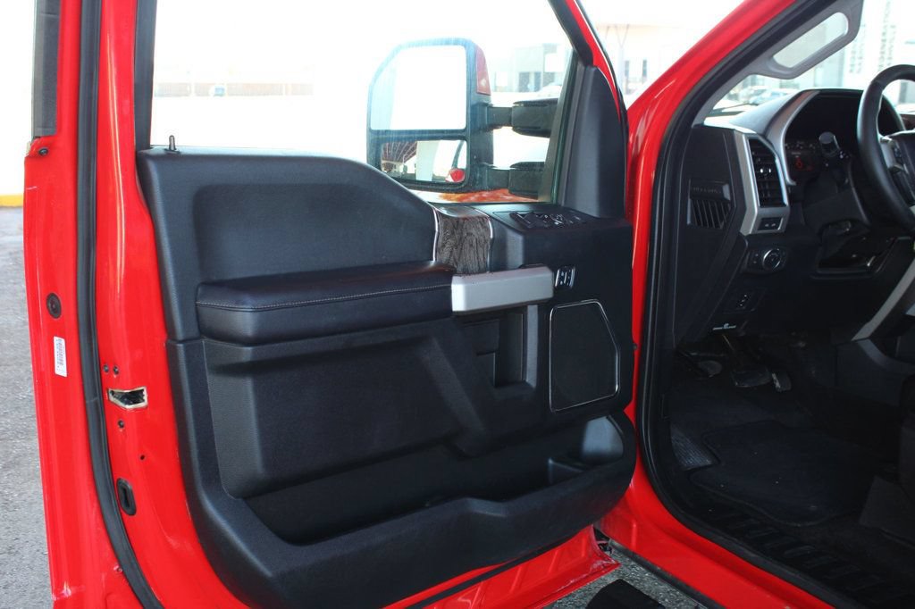 Used 2018 Ford F250 Lariat w/ Lariat Value Package AWD/4WD image 14