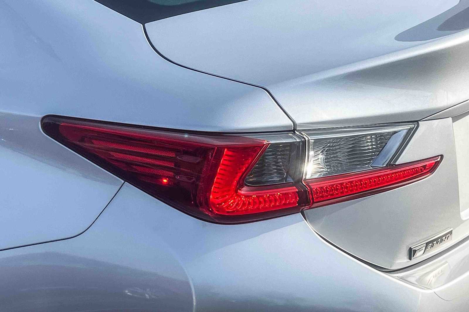 Used 2016 Lexus RC 200t image 8