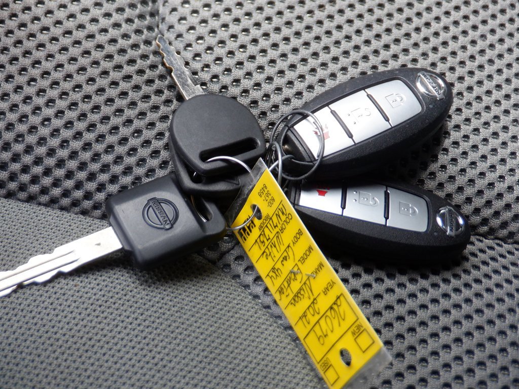 Used 2021 Nissan Frontier SV w/ Midnight Edition Floor Mats image 22