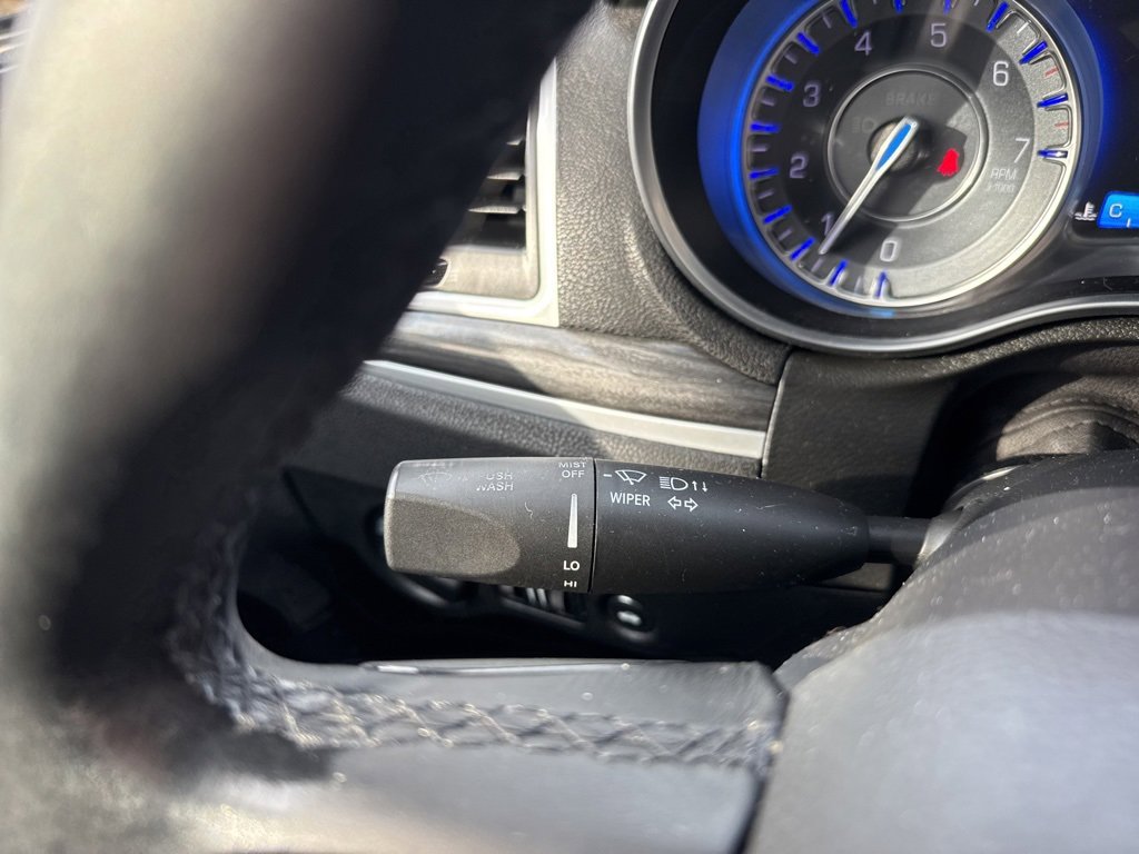 Used 2017 Chrysler 300 Limited image 19