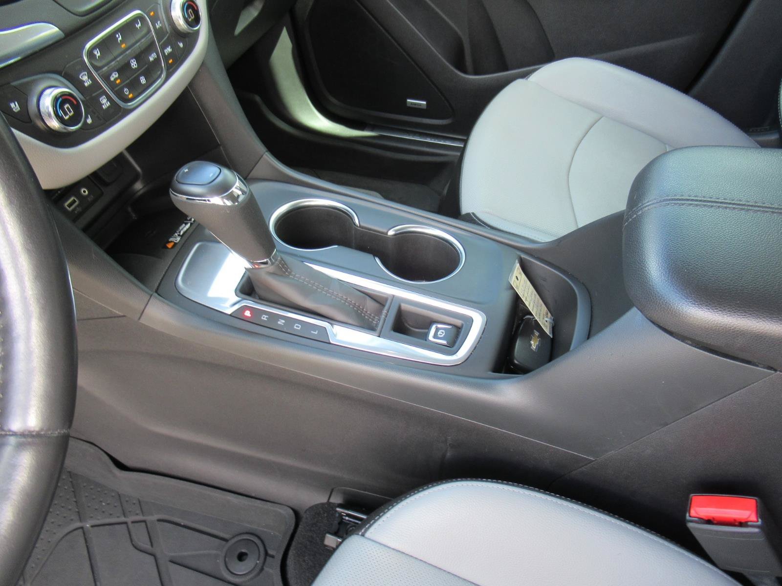 Used 2021 Chevrolet Equinox Premier FWD image 18
