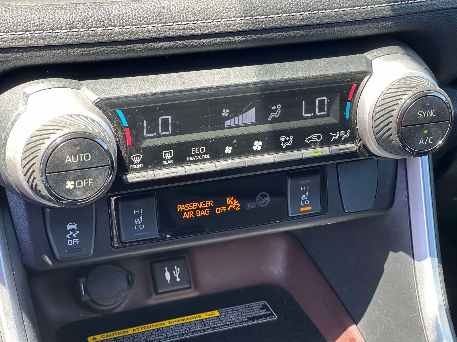 Used 2019 Toyota RAV4 Limited w/ Advanced Technology Package AWD/4WD image 32