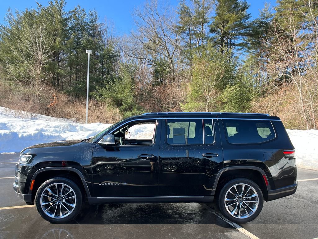 Used 2022 Jeep Wagoneer Series III w/ Premium Group I image 2