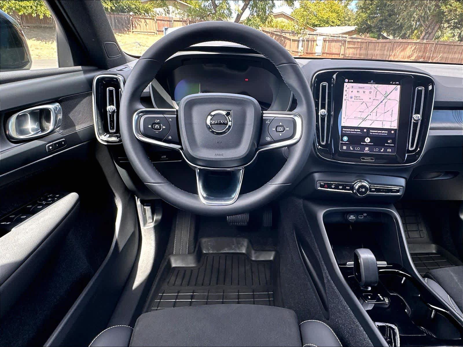 Used 2023 Volvo XC40 Recharge Plus w/ Protection Package Premier AWD/4WD image 8
