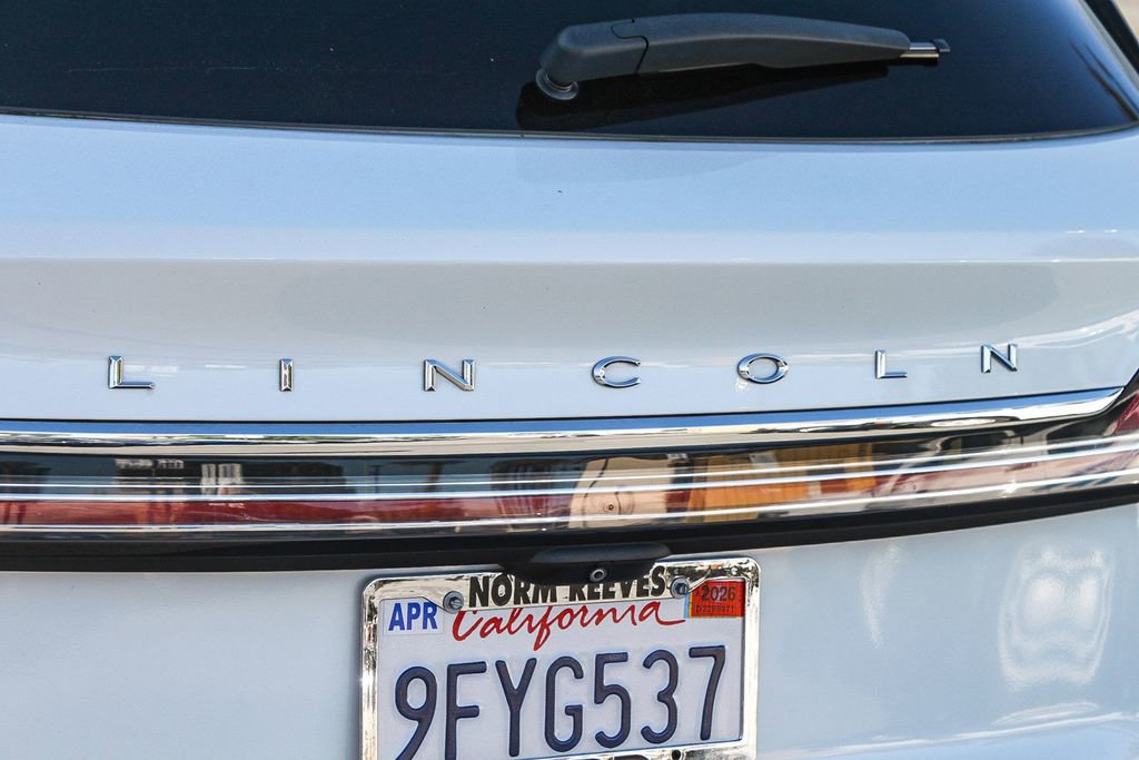 Used 2023 Lincoln Nautilus FWD w/ Premium Package image 12