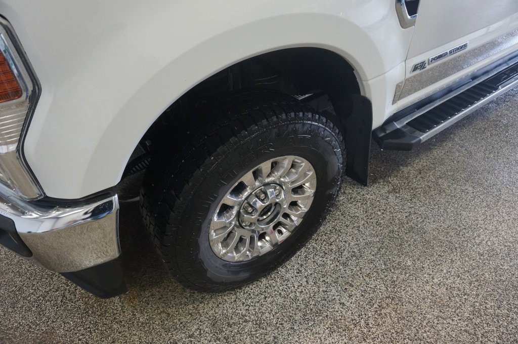 Used 2022 Ford F350 XLT w/ XLT Premium Package AWD/4WD image 2