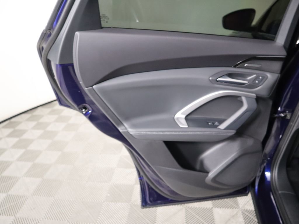 Used 2025 Audi Q5 Premium Plus w/ Premium Plus image 28