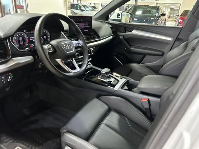 Certified 2025 Audi Q5 2.0T Premium w/ Convenience Plus Package image 10