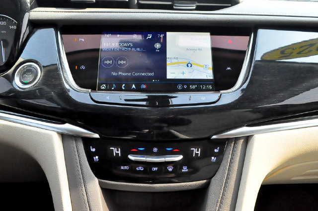 Used 2025 Cadillac XT6 Premium Luxury w/ LPO, Floor Liner Package AWD/4WD image 36