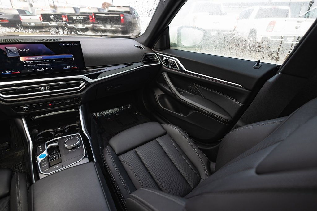 Used 2024 BMW i4 xDrive40i image 25