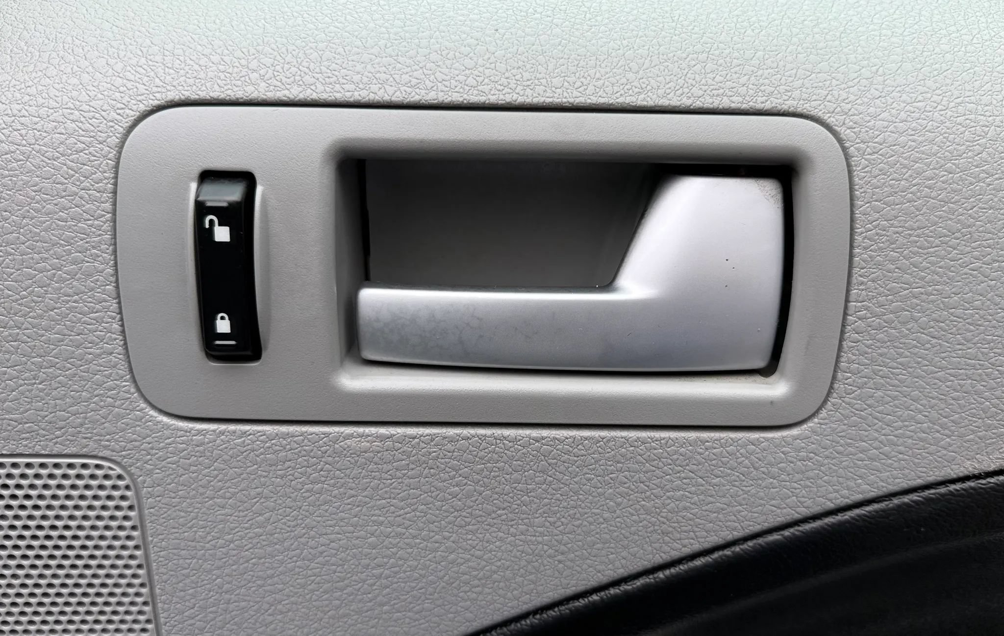 Used 2009 Ford Mustang Premium RWD image 28