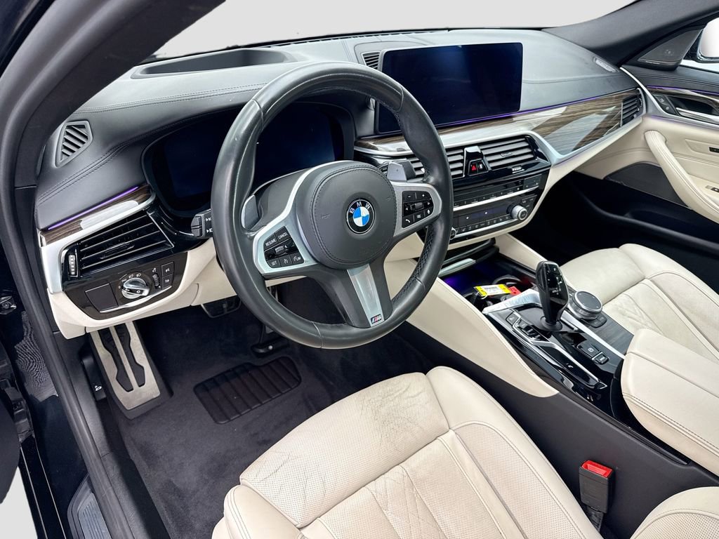 Used 2021 BMW M550i xDrive w/ Premium Package image 9