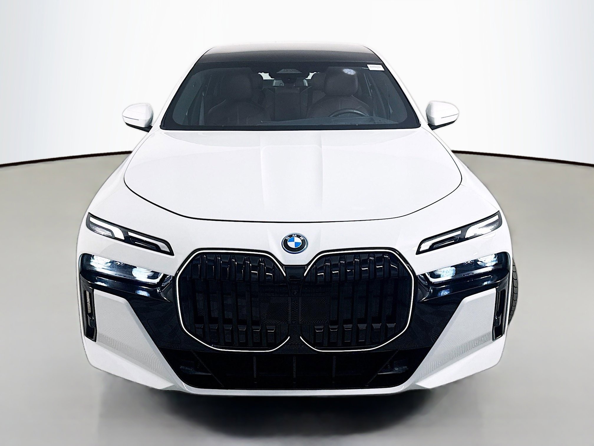 Used 2025 BMW i7 eDrive50 w/ M Sport Package image 2