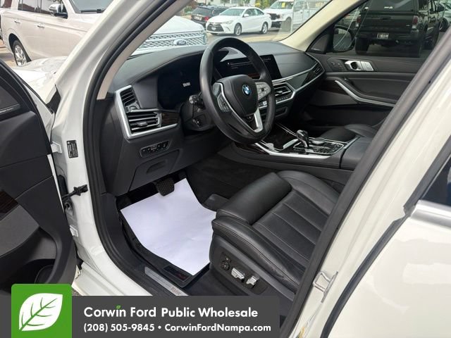 Used 2021 BMW X7 xDrive40i w/ Premium Package AWD/4WD image 13