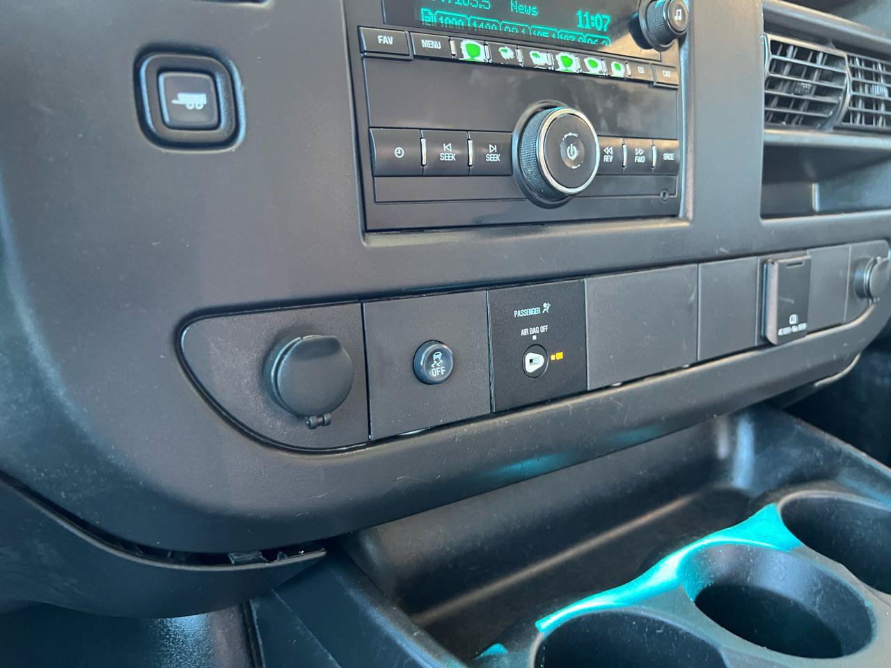 Used 2017 GMC Savana 2500 RWD image 36