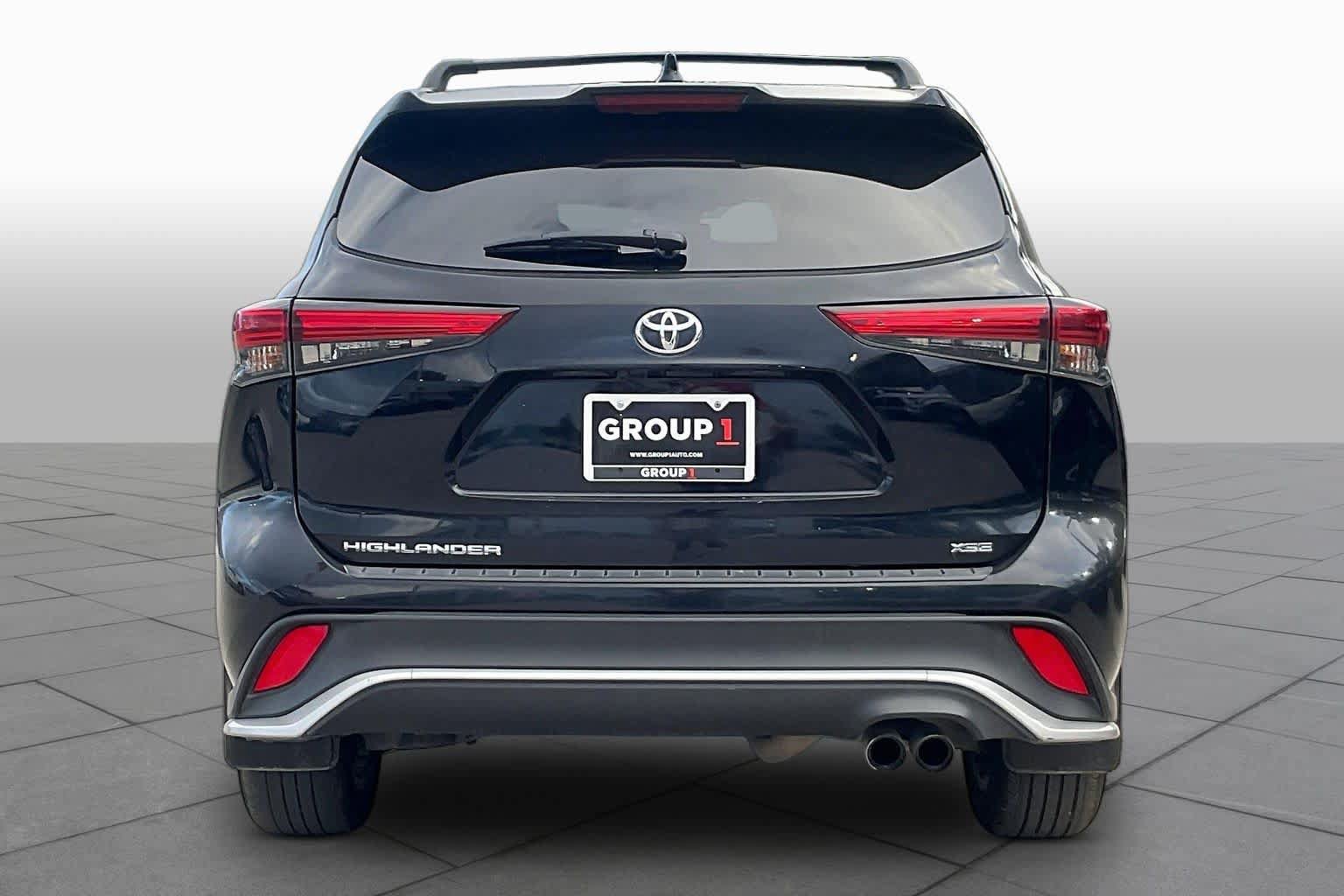 Used 2023 Toyota Highlander XSE FWD image 5
