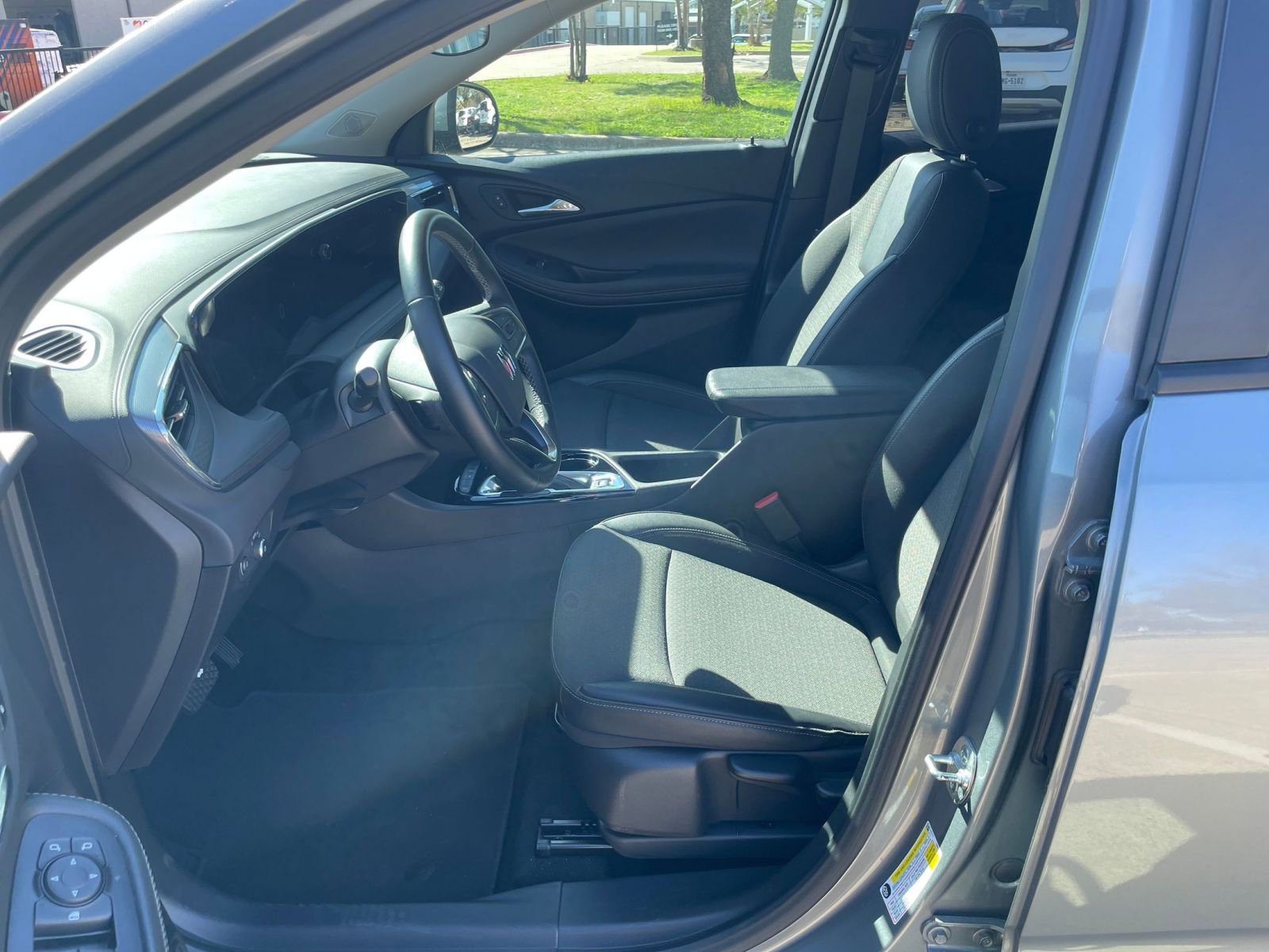 Used 2025 Buick Encore GX Preferred image 30