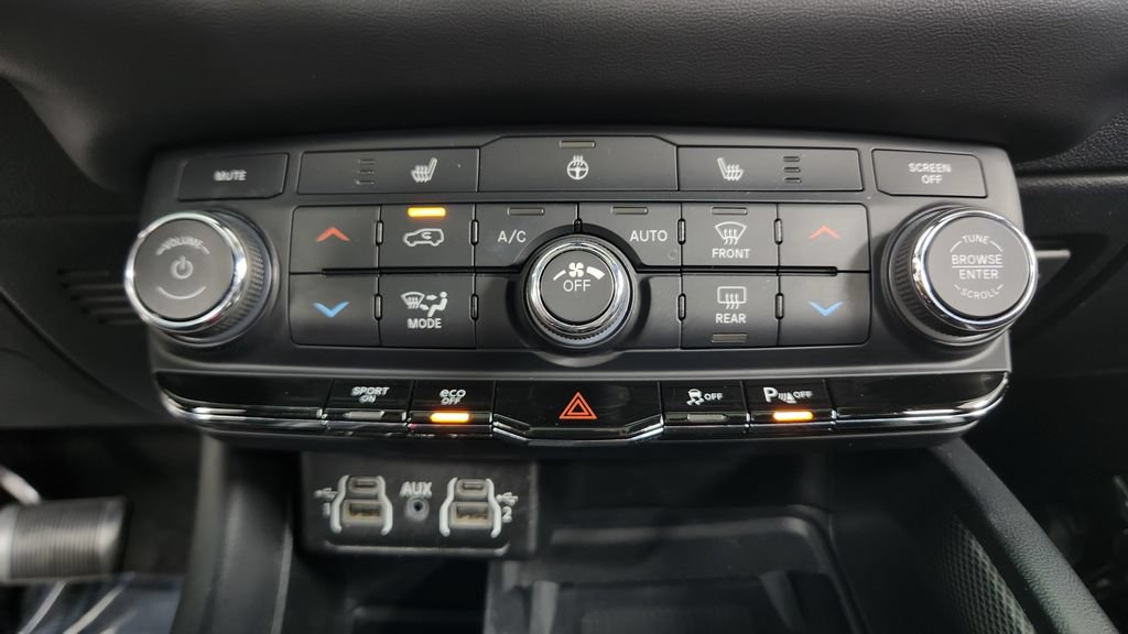Used 2022 Dodge Durango R/T w/ Blacktop Package AWD/4WD image 29