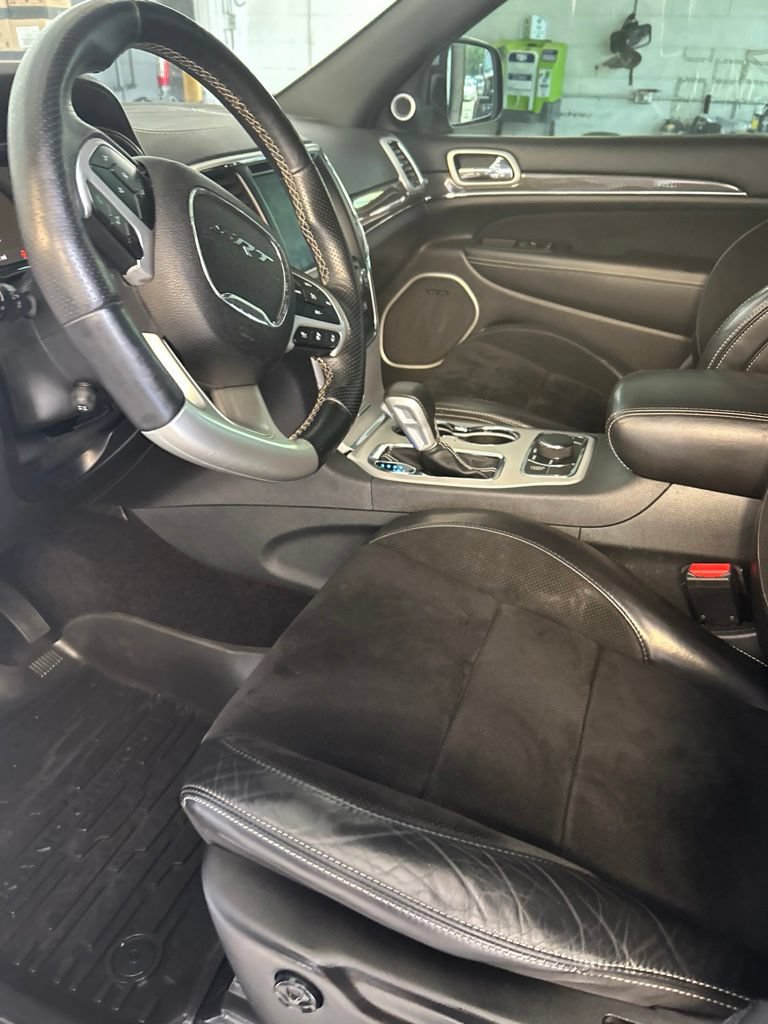 Used 2018 Jeep Grand Cherokee SRT AWD/4WD image 31