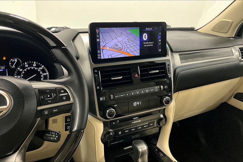 Used 2023 Lexus GX 460 Premium w/ Accessory Package image 8