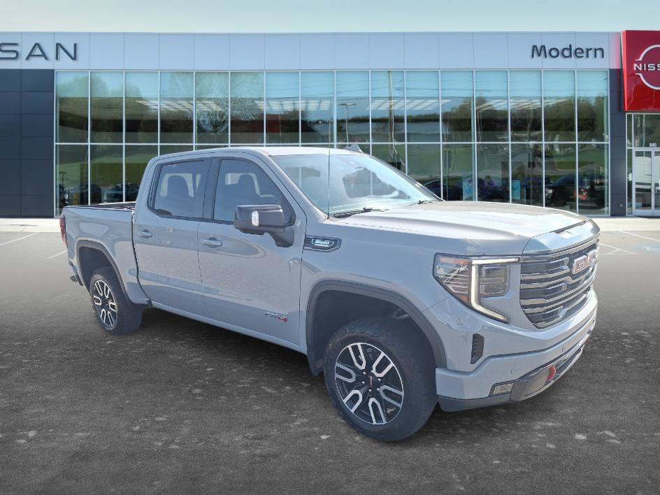 Used 2024 GMC Sierra 1500 AT4 w/ Technology Package AWD/4WD image 3