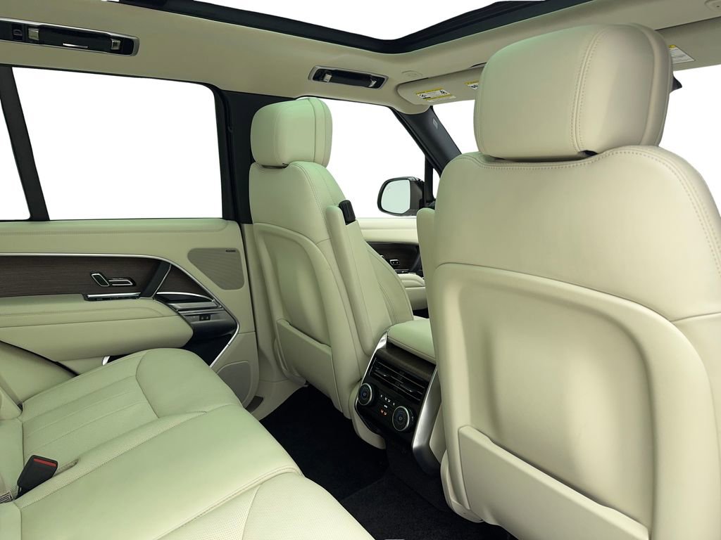 Used 2023 Land Rover Range Rover SE image 52