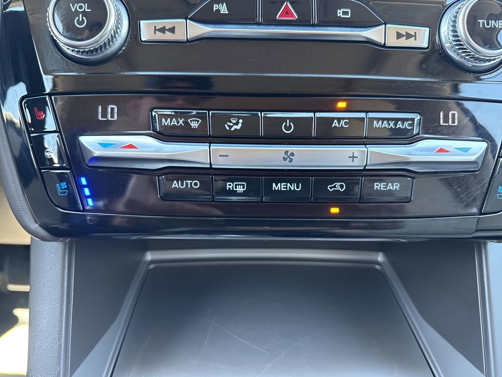 Used 2021 Ford Explorer Platinum w/ Equipment Group 601A image 21