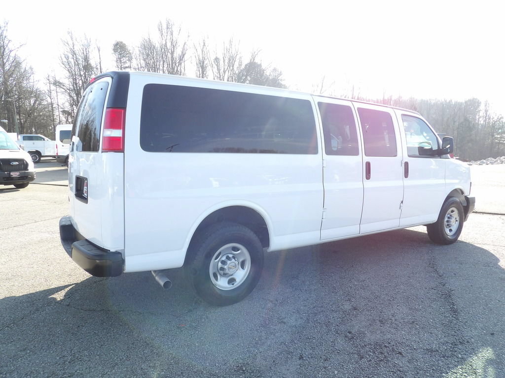 Used 2024 Chevrolet Express 3500 LS RWD image 8
