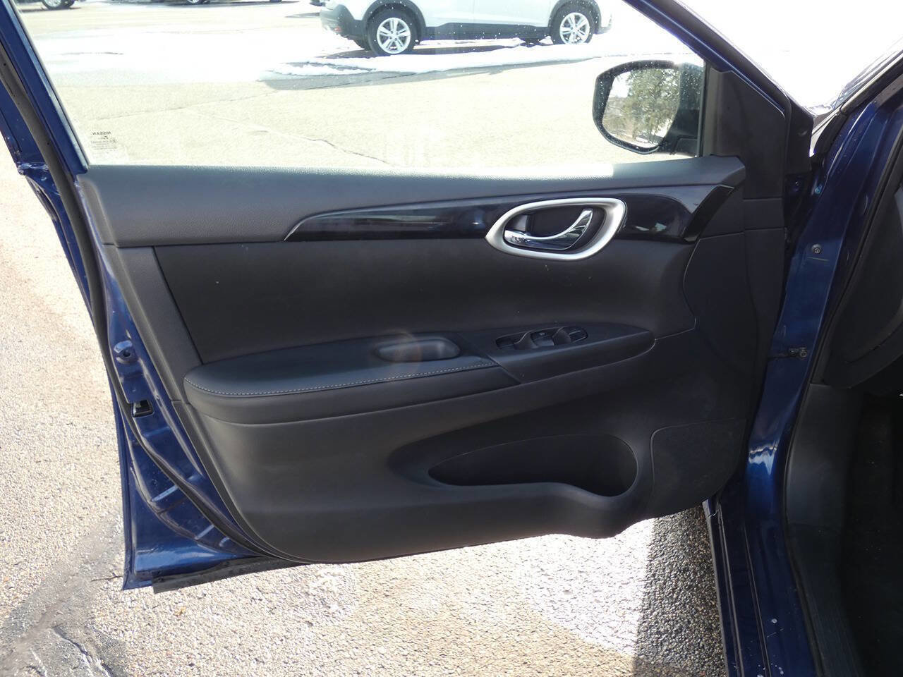 Used 2019 Nissan Sentra SV image 8