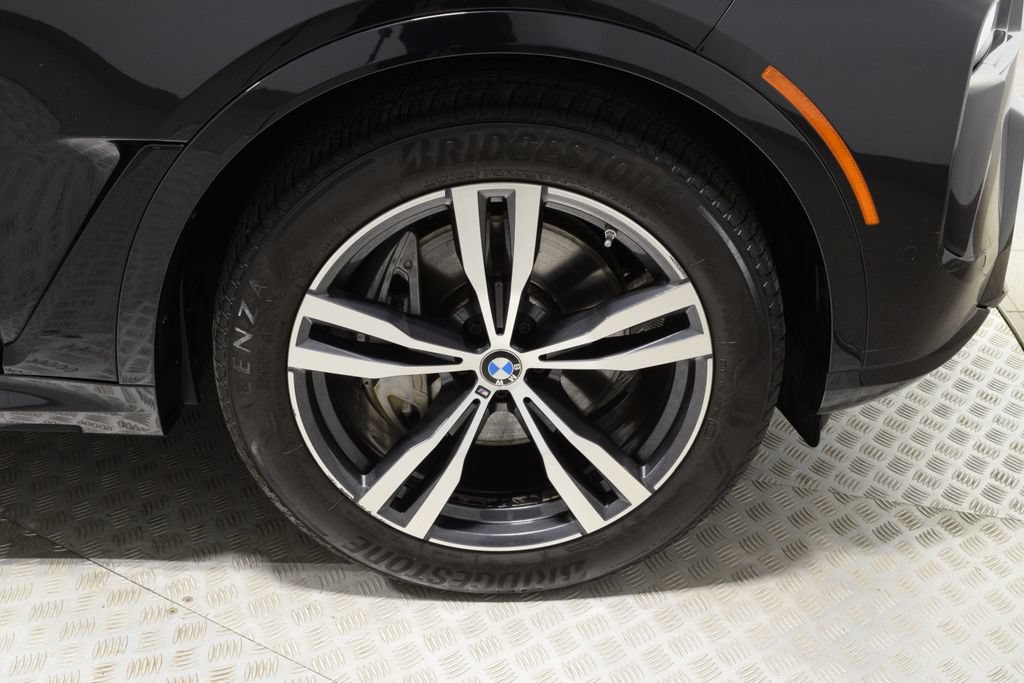 Used 2024 BMW X7 xDrive40i w/ M Sport Package AWD/4WD image 43