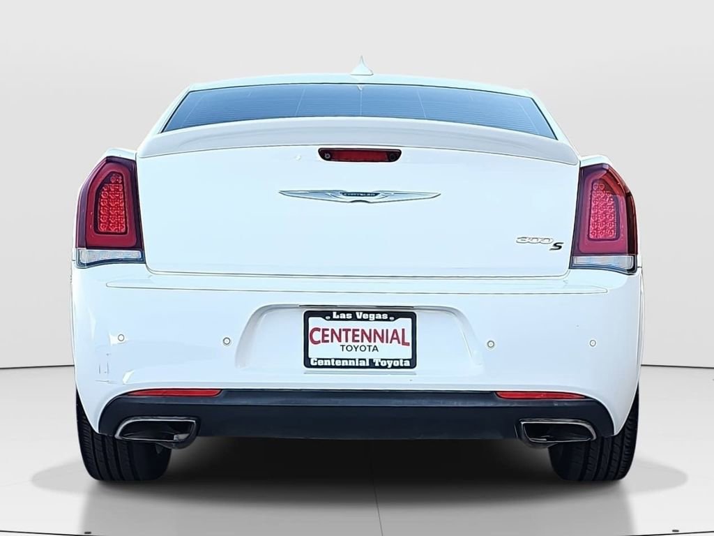 Used 2018 Chrysler 300 S w/ 300S Premium Group RWD image 6