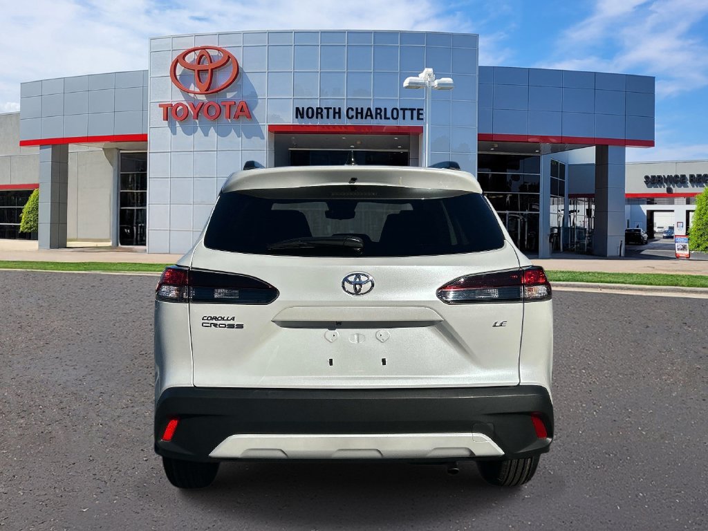 Used 2026 Toyota Corolla Cross LE FWD image 7