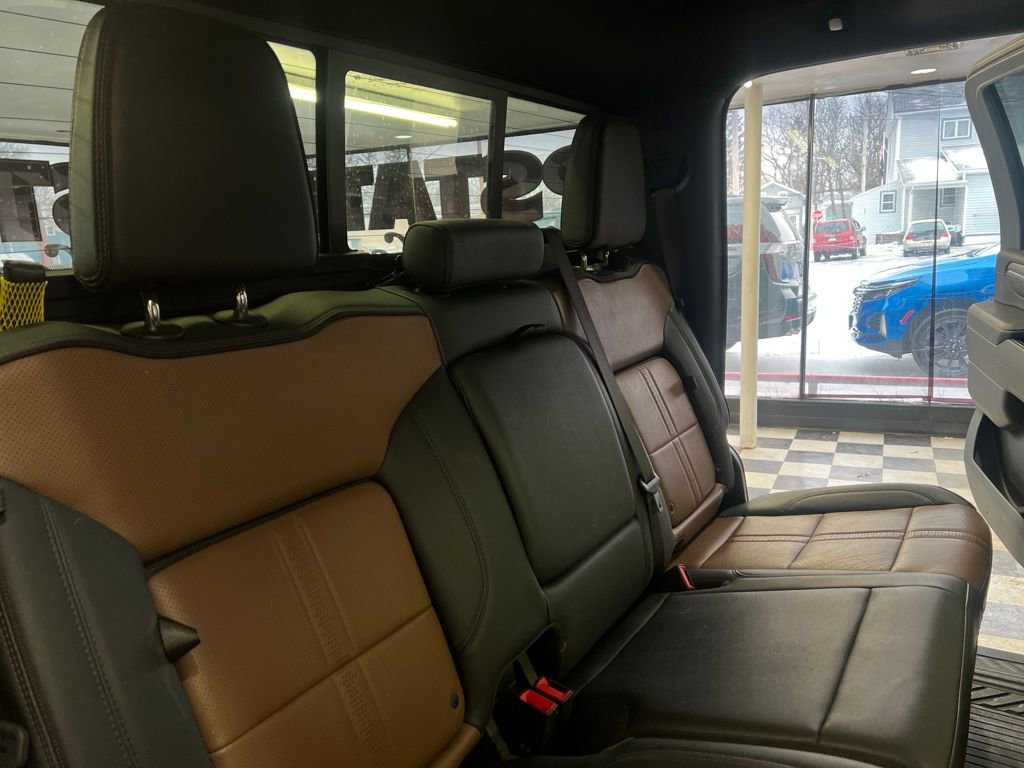 Used 2024 Chevrolet Silverado 2500 High Country w/ Technology Package AWD/4WD image 48