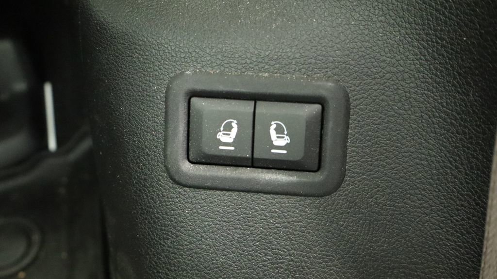 Used 2022 Jeep Wagoneer Series III w/ Premium Group I image 27