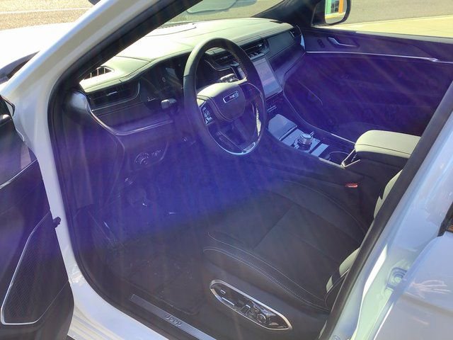 New 2025 Jeep Grand Cherokee Overland w/ Luxury Tech Group IV image 7