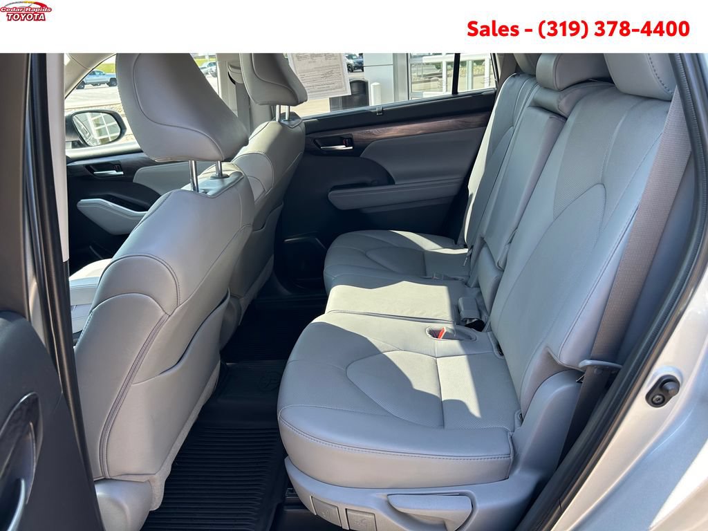 Certified 2021 Toyota Highlander Limited AWD/4WD image 25