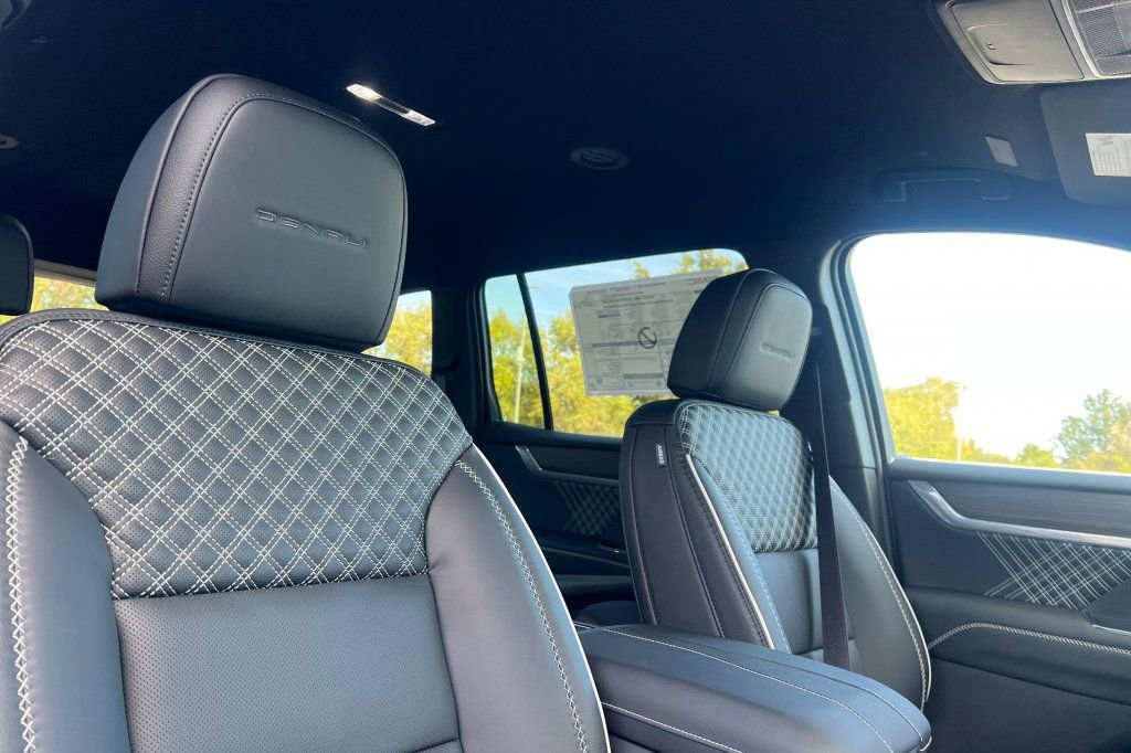 New 2026 GMC Acadia Denali w/ Super Cruise Package image 15