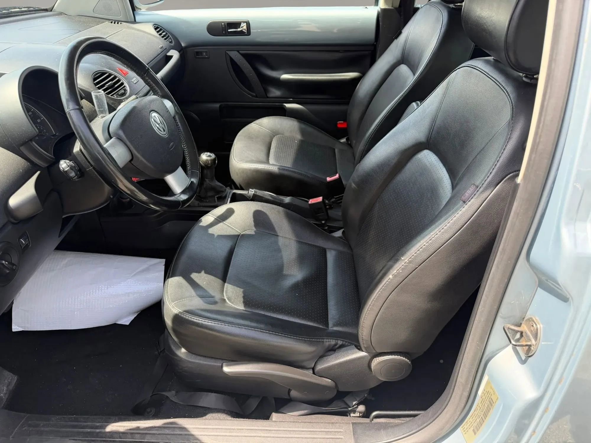 Used 2009 Volkswagen Beetle S image 7