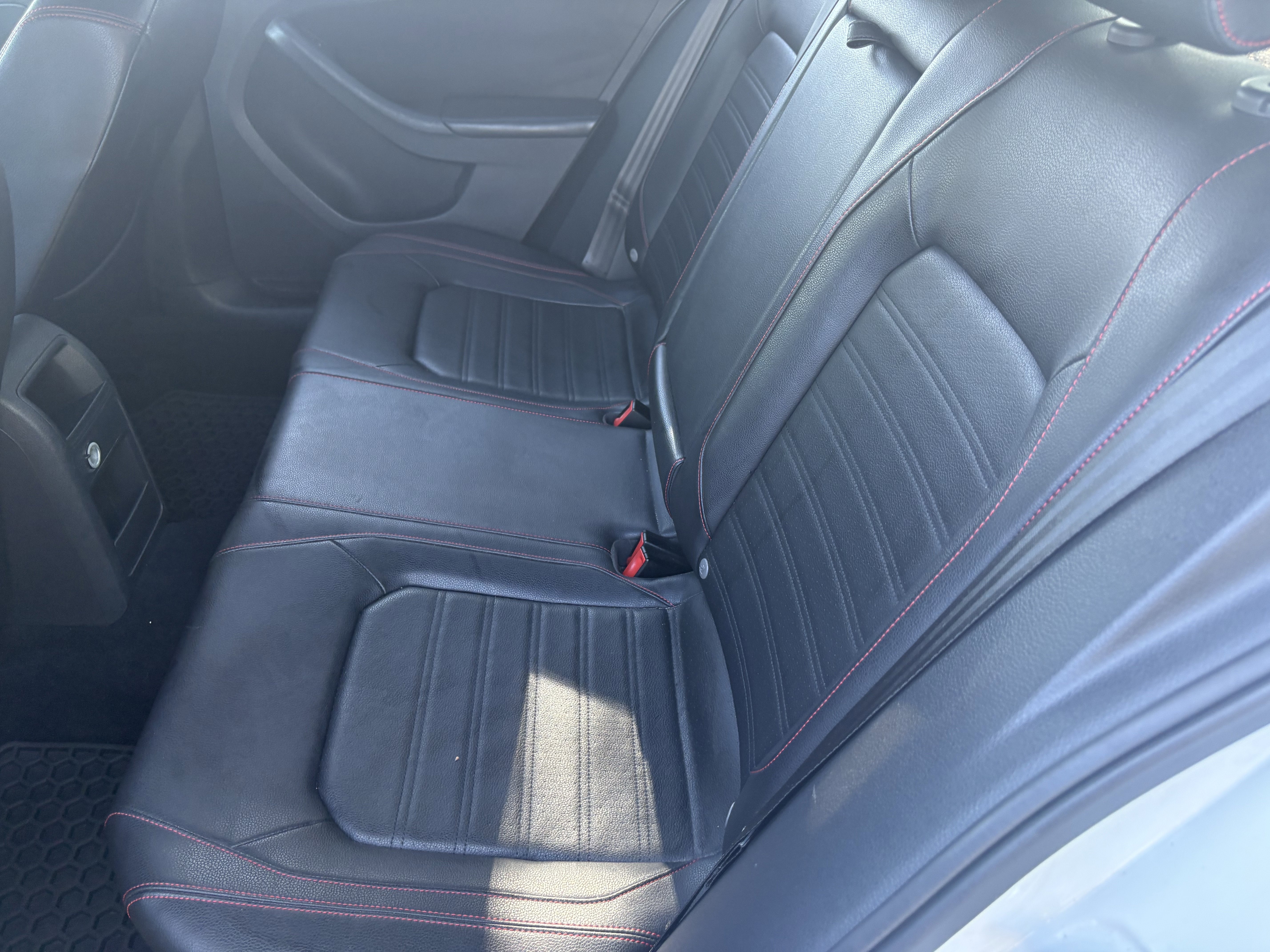 Used 2017 Volkswagen Jetta GLI image 9