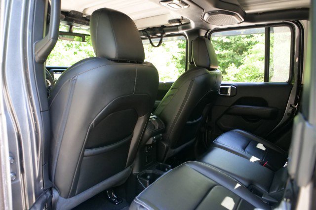 Used 2022 Jeep Gladiator Overland w/ Popular Equipment Package AWD/4WD image 25