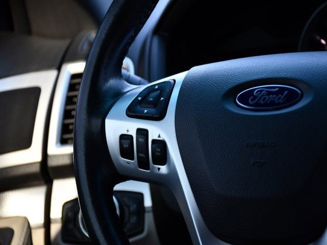 Used 2015 Ford Explorer XLT w/ Equipment Group 202B image 21