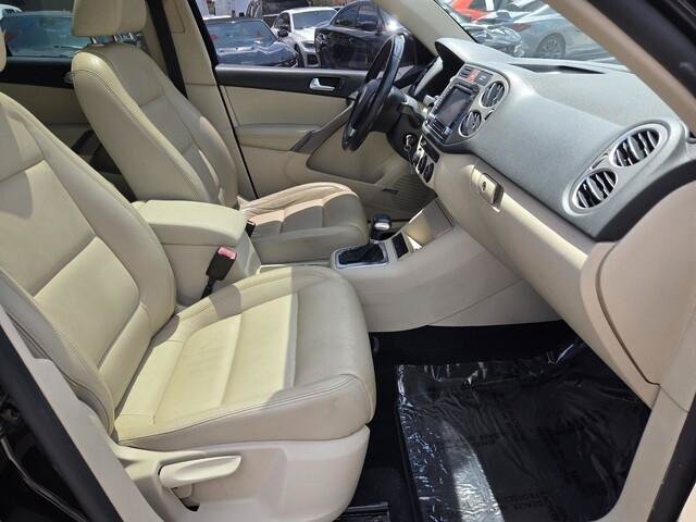Used 2009 Volkswagen Tiguan SE AWD/4WD image 14