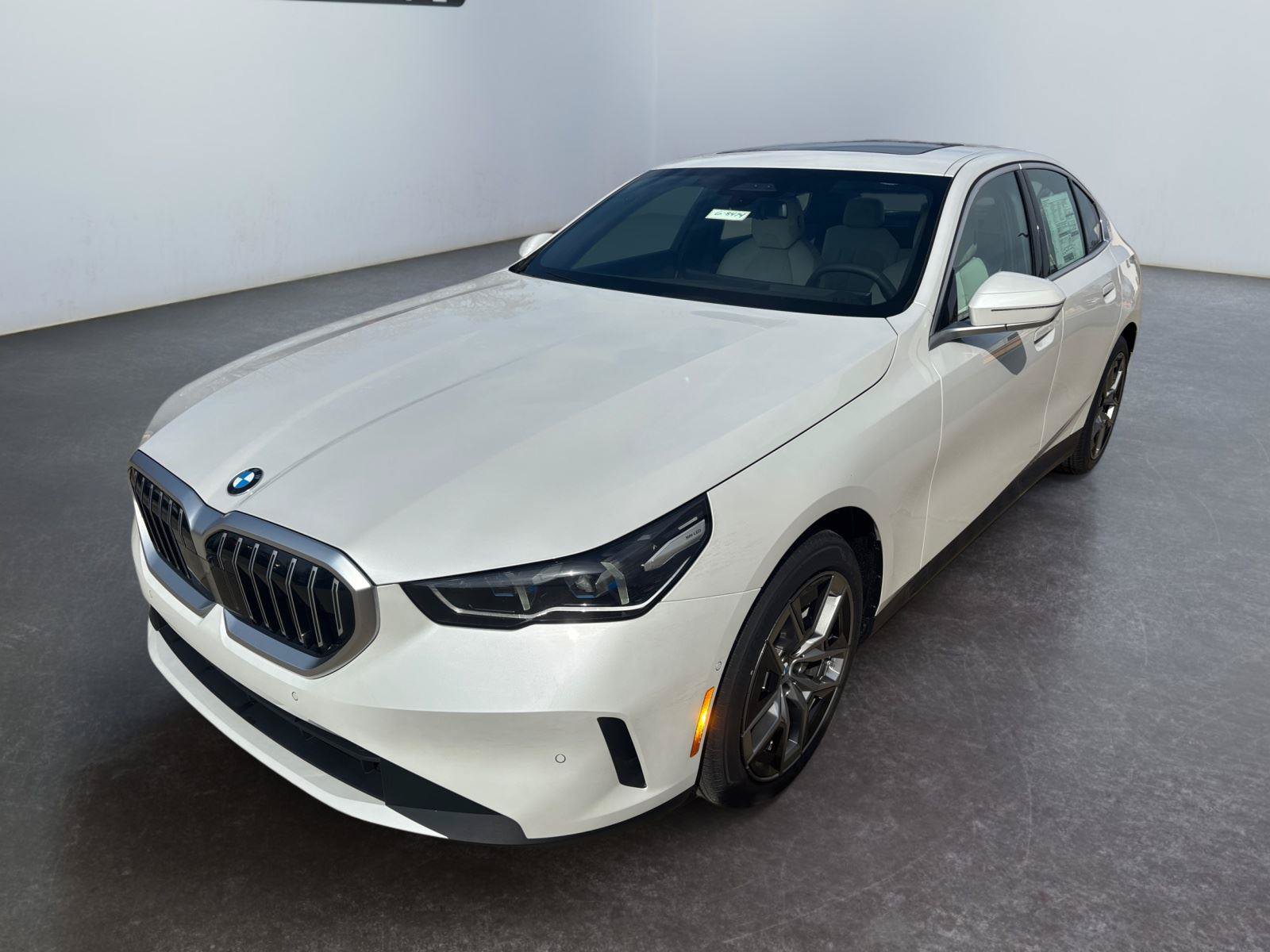 New 2026 BMW 530i xDrive AWD/4WD image 9